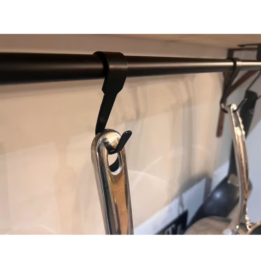 60cm pot/pan rail with all fixings and hooks