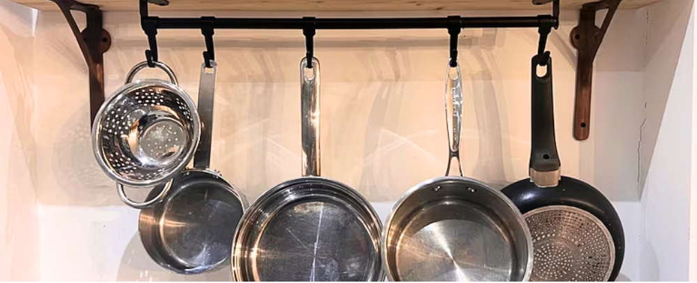 60cm pot/pan rail with all fixings and hooks